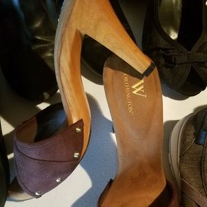 Wooden heeled shoe